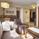 wygodna sofa i fotele w salonie apartamentu sienkiewicza 2