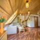 Wykończony w drewnianej stylistyce Apartament Tetmajera 1